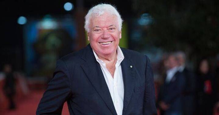 Tennis icon dies as sport in mourning for three