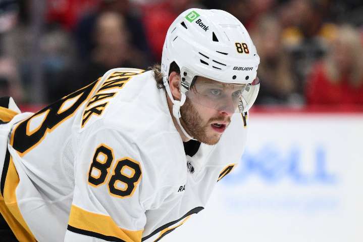 David Pastrnak injury: Bruins coach provides update on star forward