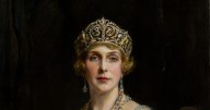 La gran exposición de Victoria Eugenia, la última Reina que vivió en el Palacio Real