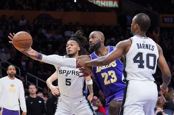 Lakers blitzed by Spurs in NBA Cup quarterfinal loss