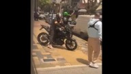 Lanús: se llevaron una moto y se fueron a los tiros en la puerta de una clínica
