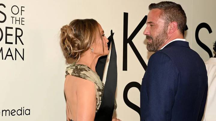 Jennifer Lopez elimina tatuaje que fue dedicado a Ben Affleck
