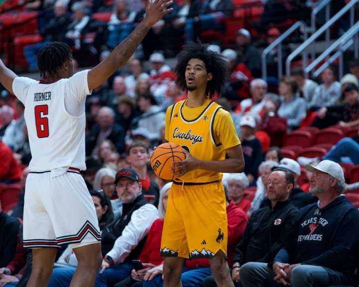 Walker, Meyer Earn Mountain West Weekly Honors