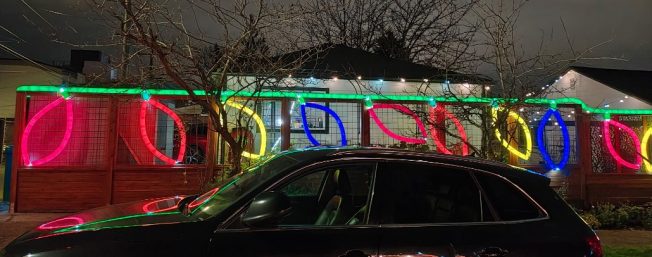 West Seattle Blog… | WEST SEATTLE CHRISTMAS LIGHTS: Fun fence