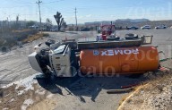 Vuelca camión cisterna con aguas negras en Ramos; se movilizan autoridades