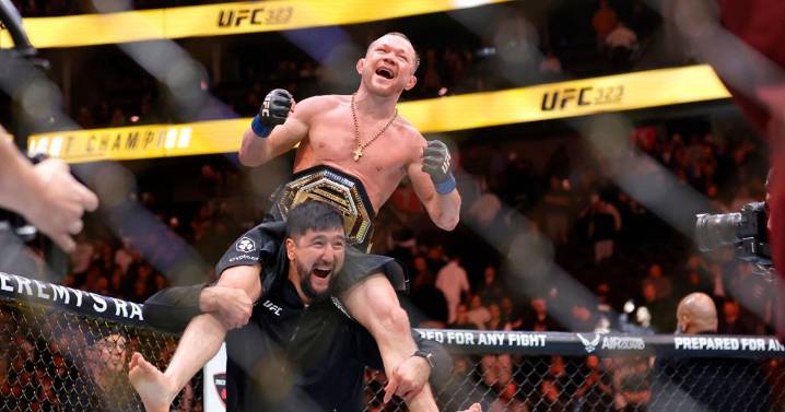 Petr Yan stunningly dominates Merab Dvalishvili to capture the bantamweight championship at UFC 323