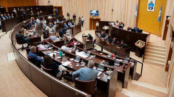 Luz verde al Presupuesto 2026: Figueroa logró mayoría y proyecta superávit fiscal