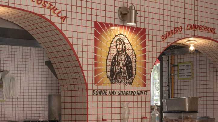 El Culto a la Virgen de Guadalupe Más Allá de la Fe: Calles, Templos y Negocios Trazan su Legado