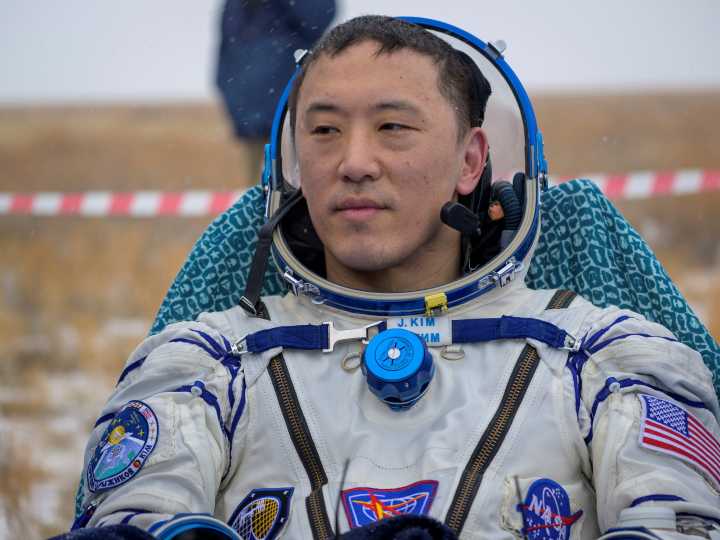 Jonny Kim, el astronauta vivo más famoso de la NASA, volvió a la Tierra a salvo tras su misión de 245 días: cuál fue el experimento que hizo