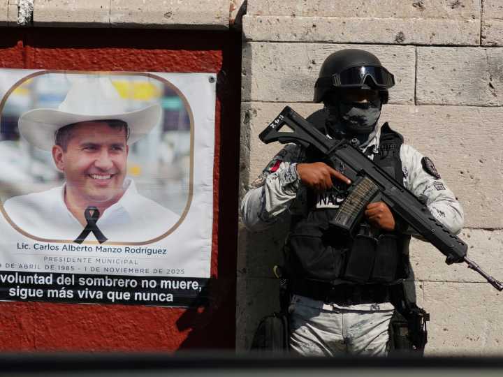 Tierra narco en México: bienvenidos a Michoacán, minas terrestres, drones con bombas y el Estado secuestrado