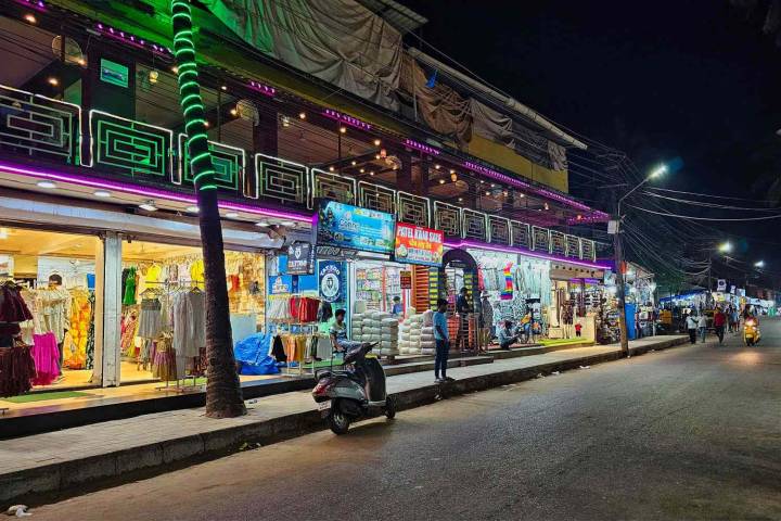 23 People Killed in Fire at Popular Nightclub