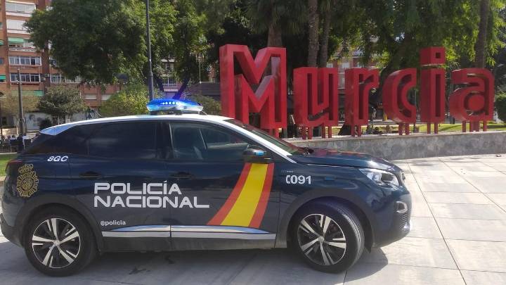 Detienen en Murcia a una mujer con 14 órdenes de arresto por delitos de estafa en varios juzgados españoles