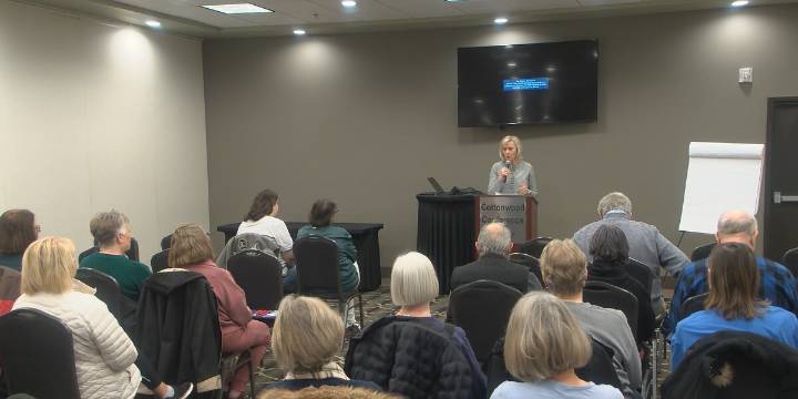 Former Nebraska senator continues listening tour in South Sioux City