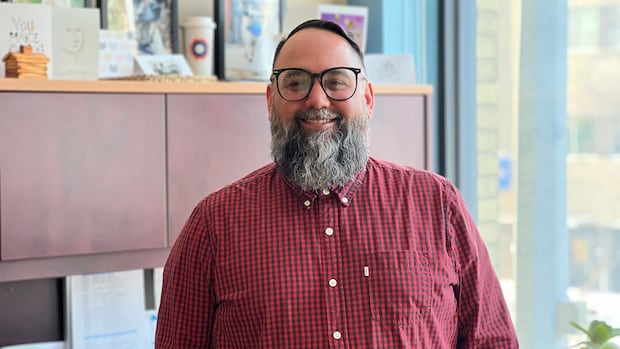 Winnipeg homeless support groups struggling to find housing as more encampments are cleared out