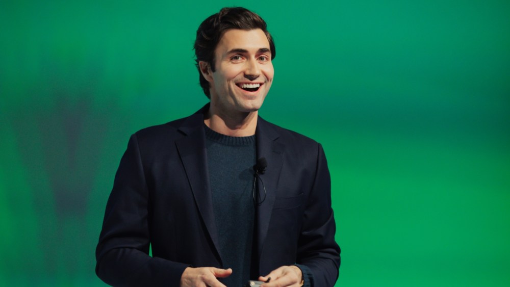 10Beauty Founder on the New Robotic Manicure Machine