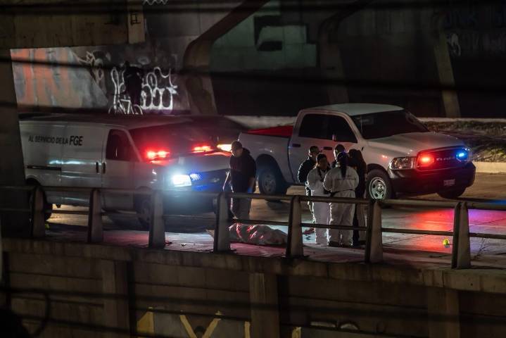 Hombre muere tras ser atropellado en la Vía Rápida; el responsable se dio a la fuga