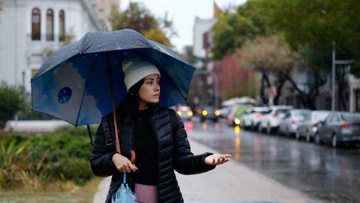 Elecciones 2025: Lluvia y rachas de viento sobre 60 km/h marcarán las votaciones en la zona centro sur