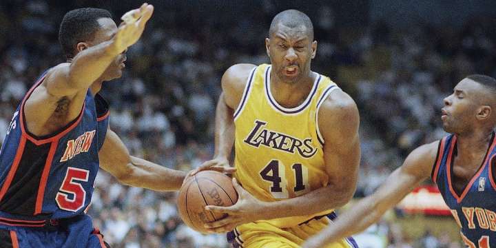 Murió Elden Campbell, campeón de la NBA y figura en los Lakers de Shaq y Kobe Bryant: el sentido mensaje de Magic Johnson