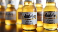 Las cervezas Modelo y Corona, víctimas inesperadas de la ofensiva migratoria de Trump