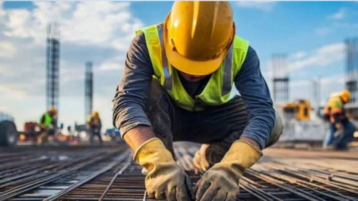 Puntos clave de la reforma laboral: vacaciones, banco de horas, indemnizaciones y salarios "dinámicos"