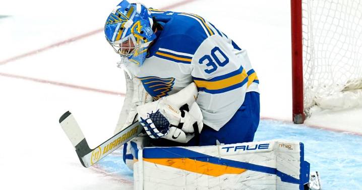 Joel Hofer, Jake Neighbours guide Blues to 2