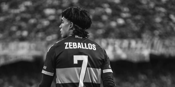 El posteo de Exequiel Zeballos tras la eliminación de Boca y la controversia por su salida ante Racing