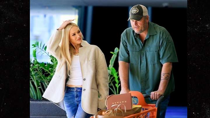 Gwen Stefani and Blake Shelton Shop Together Amid Divorce Rumors
