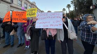 Cierran la Escorza; protestan por fideicomiso UACH