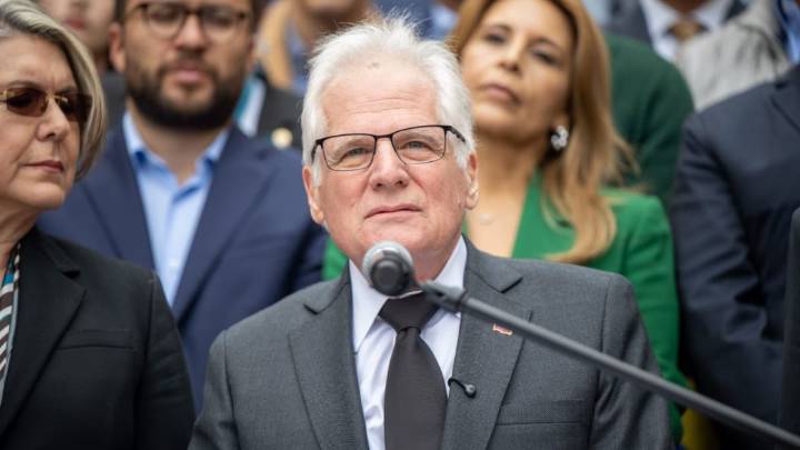 “Desmiento categóricamente que he renunciado”: Miguel Uribe Londoño sobre su candidatura