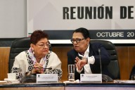 Rosa Icela felicita a Ernestina Godoy, primera mujer al frente de la FGR