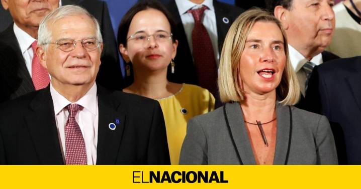 La Fiscalía Europea acusa a los tres altos cargos de la UE de corrupción en la contratación pública