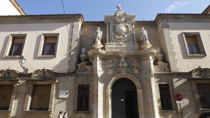 Arranca el juicio contra el acusado de matar de una paliza a su padre en La Sota