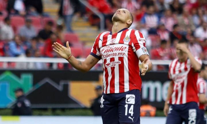 Chivas confirma la salida de Chicharito Hernández rumbo al Clausura 2026