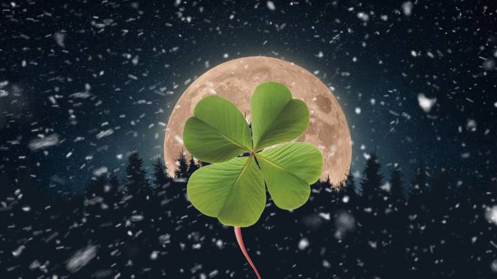 4 signos manifiestan suerte bajo la Luna llena de diciembre 2025