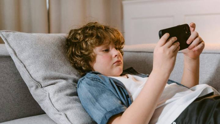 Social Media Bans Around the World: Australia Sets A New Standard