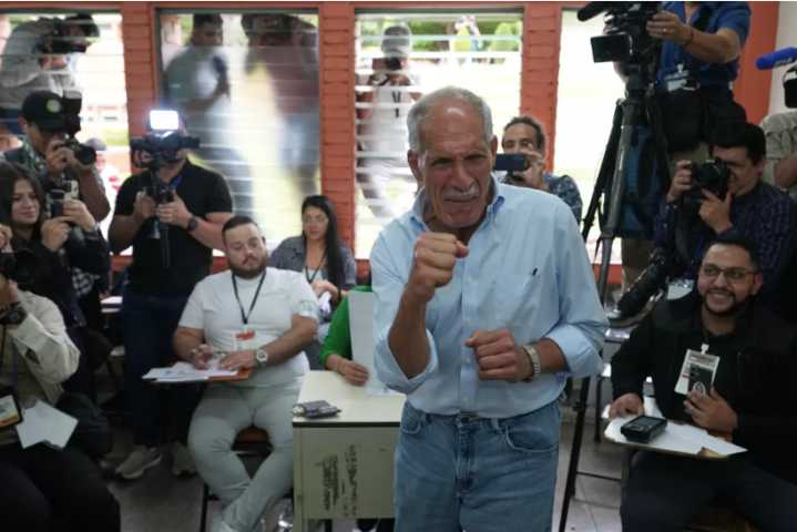 El conteo tras las elecciones en Honduras sitúa en cabeza a los conservadores Asfura y Nasralla