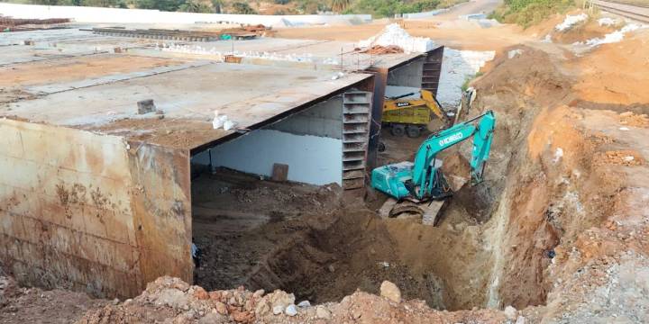 BDA pushes 1,000-ton concrete boxes for Challaghatta underpass using box