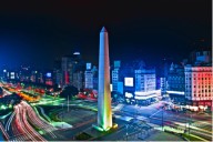 Brilló la Navidad en Buenos Aires: así se encendió el árbol frente al Obelisco