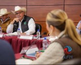 Productores agrícolas abandonan mesa de negociación