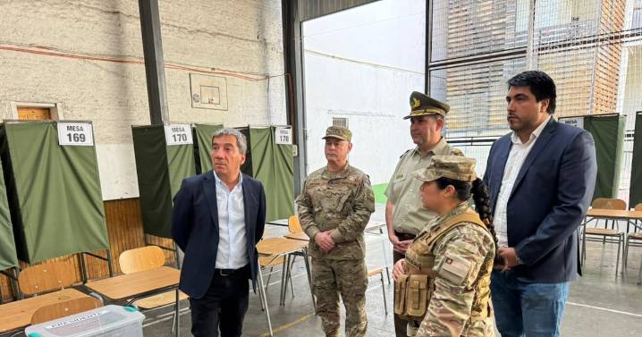 Autoridades inspeccionan locales de votación en la RM y anuncian gratuidad del Metro y refuerzo de transporte