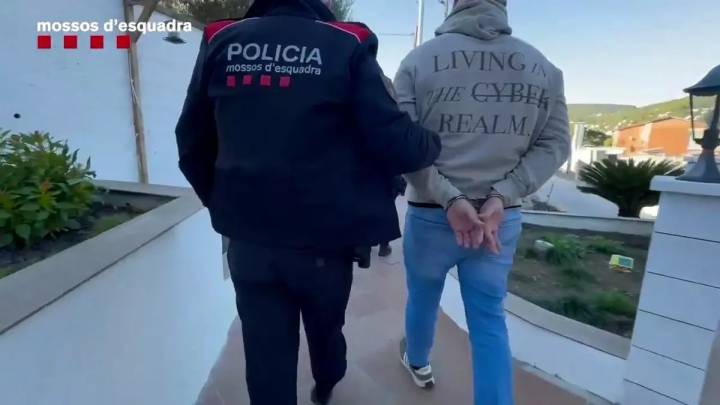 Un médico influencer lidera una red que facturó 1,5 millones con fármacos peligrosos