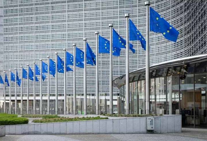 Suiza alinea su política de visados con la Unión Europea