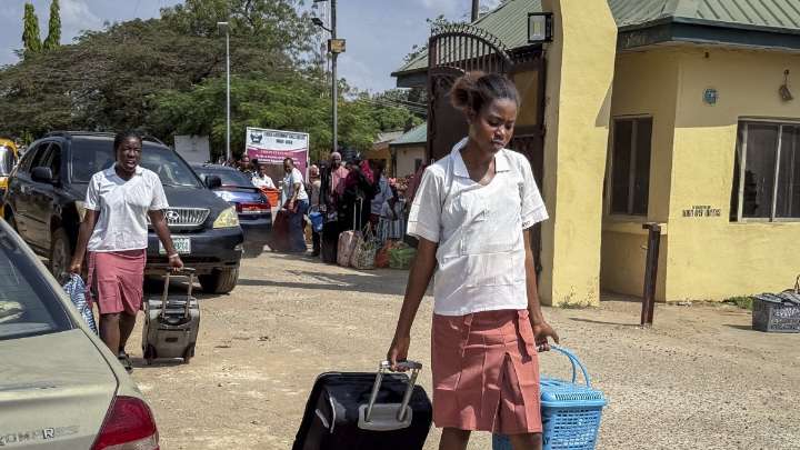 Nigeria confirma la liberación de 100 niños secuestrados en una escuela católica