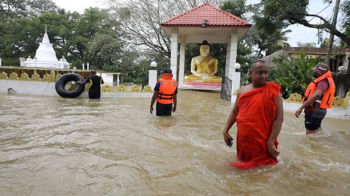 Inundaciones dejan más de mil 100 muertos en Indonesia, Sri Lanka y Tailandia