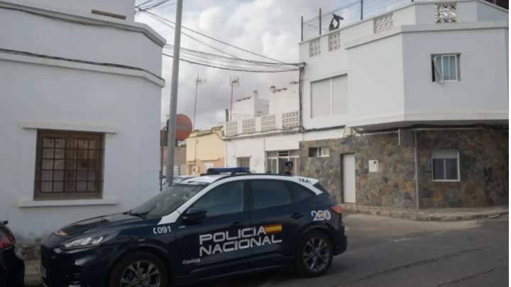 Detenidos tres hombres por una agresión sexual grupal a una joven de 18 años