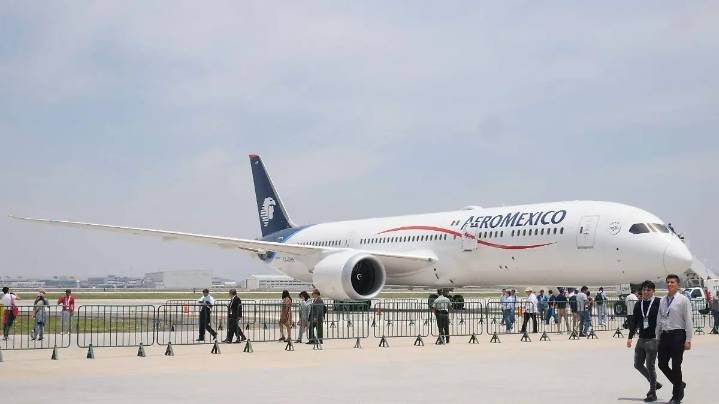 Aeroméxico regresa a la BMV y debuta en la Bolsa de Nueva York