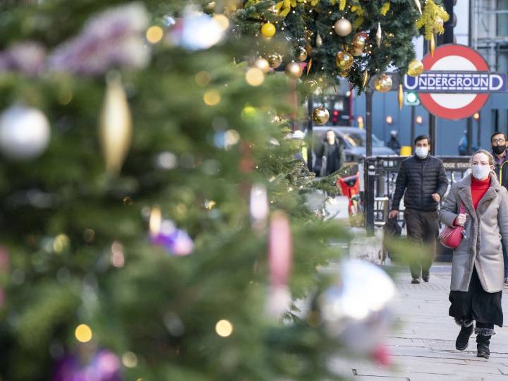 Wear a mask in public spaces to tackle ‘tidal wave’ of flu, NHS leader says