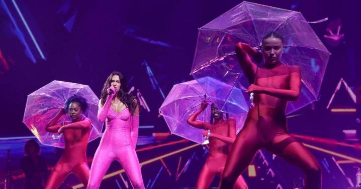 Critican a hija de Alfonso Cuarón tras abrir show de Dua Lipa en CDMX