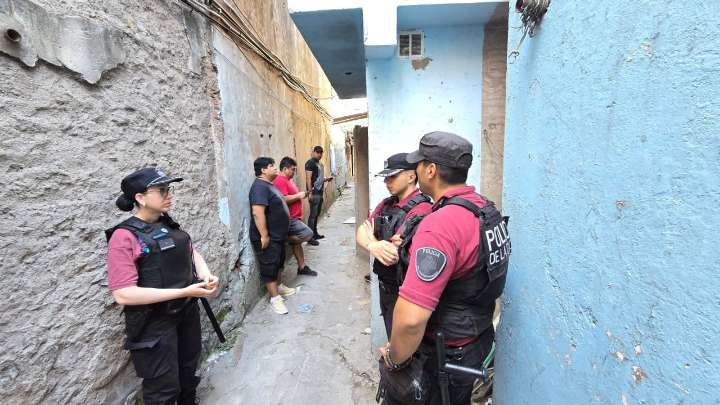 La Ciudad recuperó una casa en el Abasto que estaba tomada hace 33 años y otra en Constitución denunciada por venta de drogas