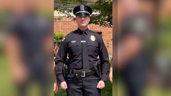 Ill. officer arrested by ICE returns to full duty